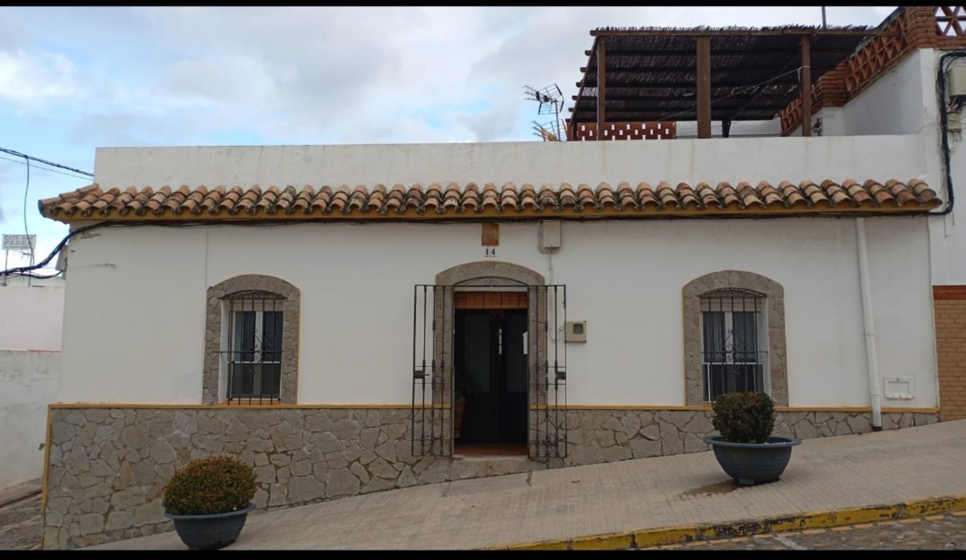 Vista exterior de Casa adosada en venta en Tarifa con Aire acondicionado, Calefacción y Terraza