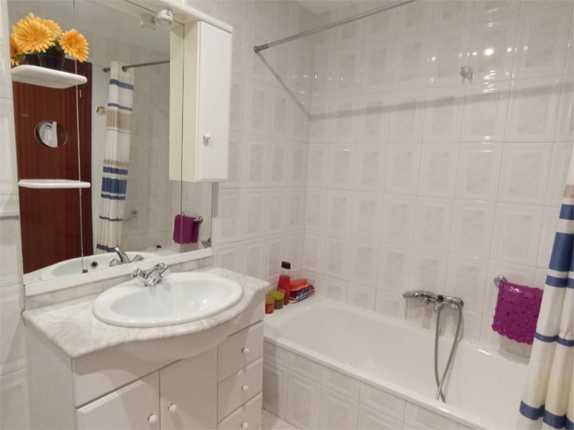 Bathroom of Apartment to rent in Soria Capital   with Heating, Parquet flooring and Terrace