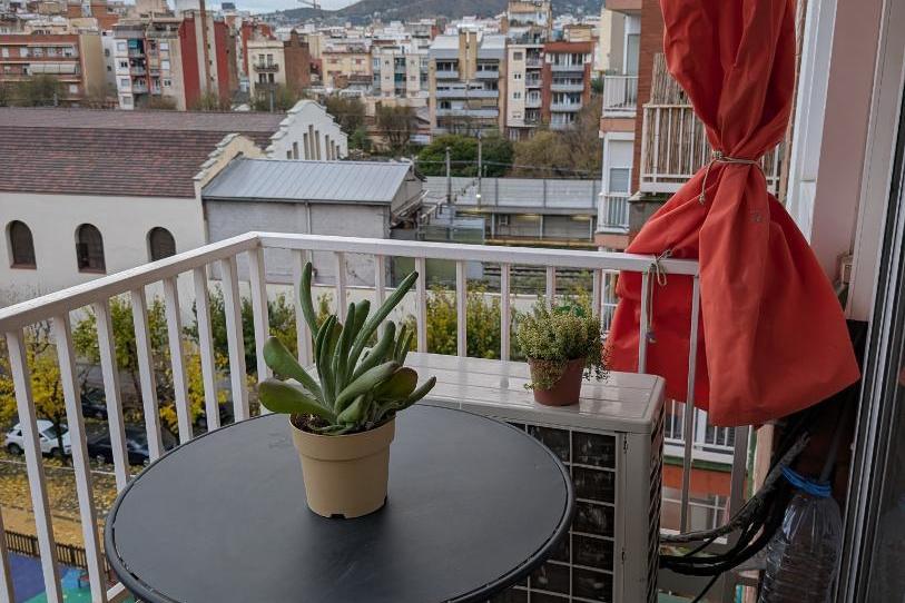 Flat for sale in Carrer de la Riera Blanca, 182, Santa Eulàlia, L'Hospitalet de Llobregat - image 1 Photo 1 of Flat for sale in Carrer de la Riera Blanca, 182, Santa Eulàlia, L'Hospitalet de Llobregat