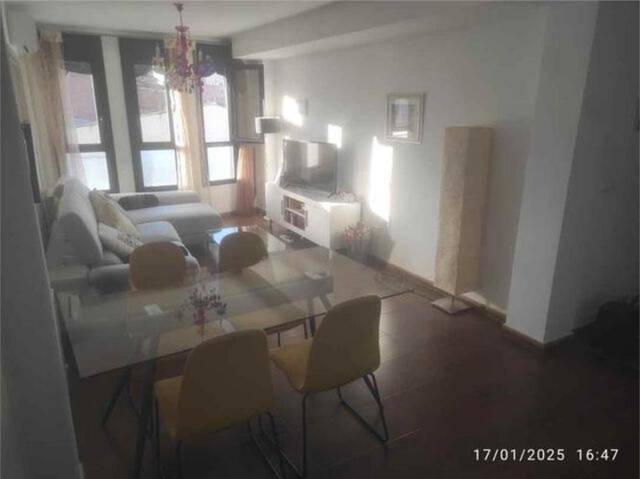 Piso en Venta en Valdefierro