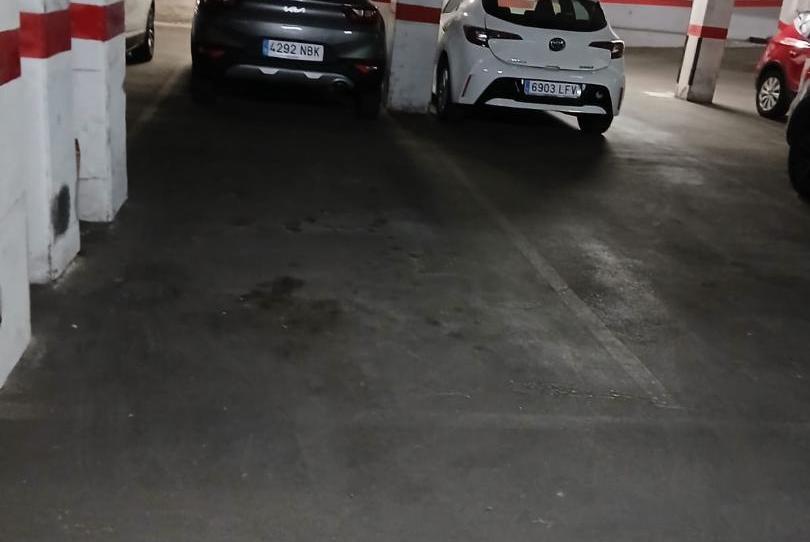 Garaje de alquiler en Carrer D'enric Prat de la Riba, 155, Sant Josep, L'Hospitalet de Llobregat - imagen 1 Foto 1 de Garaje de alquiler en Carrer D'enric Prat de la Riba, 155, Sant Josep, L'Hospitalet de Llobregat