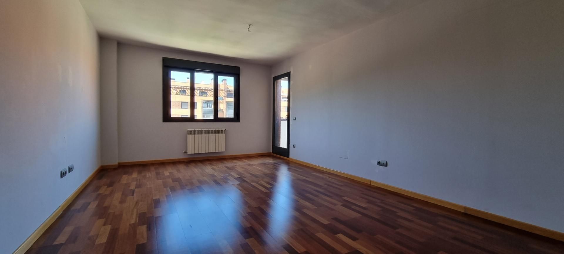 Pis de lloguer a Calle Sabina, 2, Yebes - Valdeluz Sala d'estar de Pis de lloguer en Yebes amb Calefacció, Jardí privat i Parquet