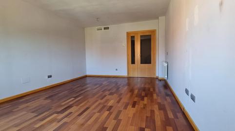 Foto 2 de Piso de alquiler en Calle Sabina, 2, Yebes - Valdeluz, Yebes