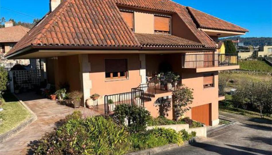 Casa adosada en venda a Darbo, Cangas - imatge 1 Foto 1 de Casa adosada en venda a Darbo, Cangas