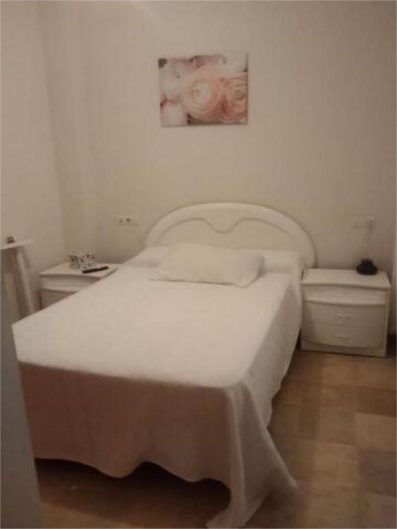 Habitación de Casa adosada de alquiler en Camas con Jardín privado, Terraza y Trastero