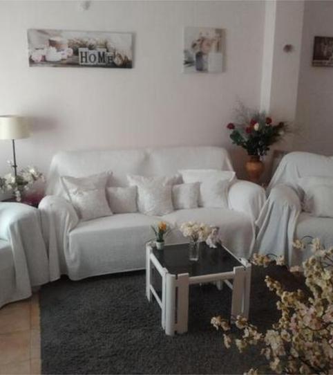 Foto 2 de Casa adosada de alquiler en Camas, Sevilla