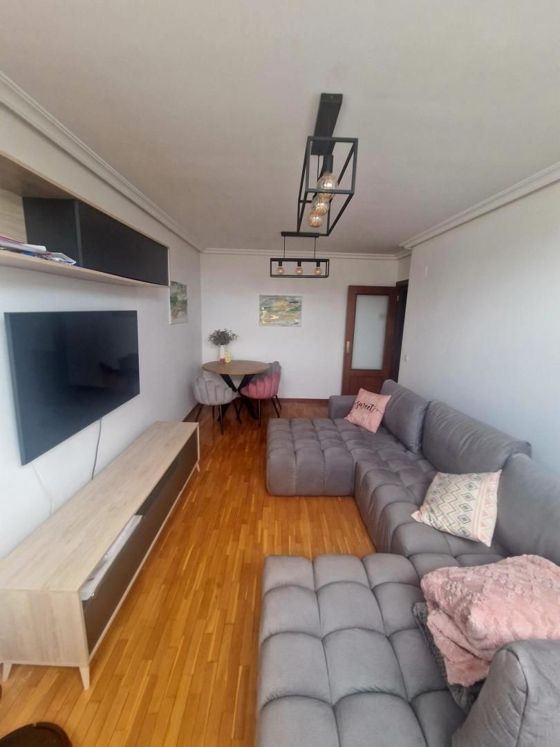 Flat for sale in Plaza Alejandro Cabrales Valle, 13, La Felguera Living room of Flat for sale in Langreo with Balcony