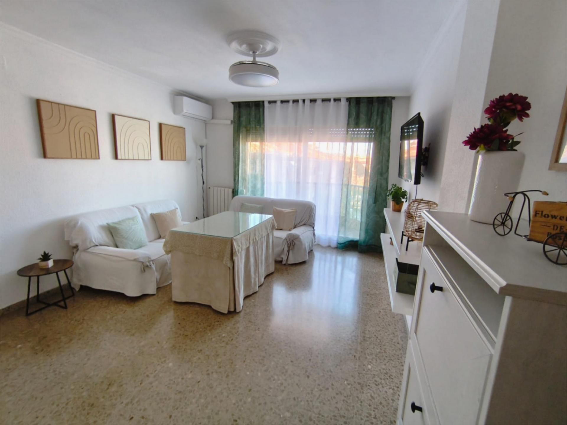 Dormitori de Pis en venda en  Granada Capital amb Balcó