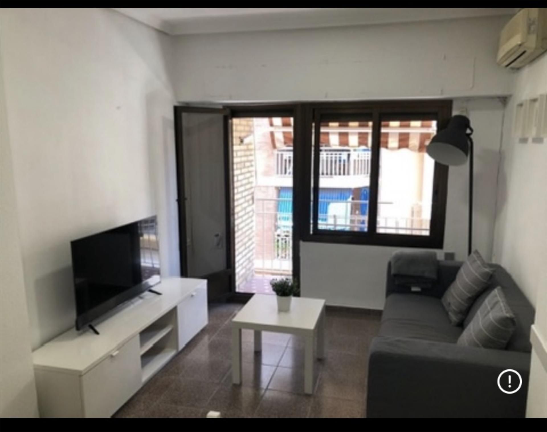 Living room of Flat for sale in  Valencia Capital  with Air Conditioner and Balcony