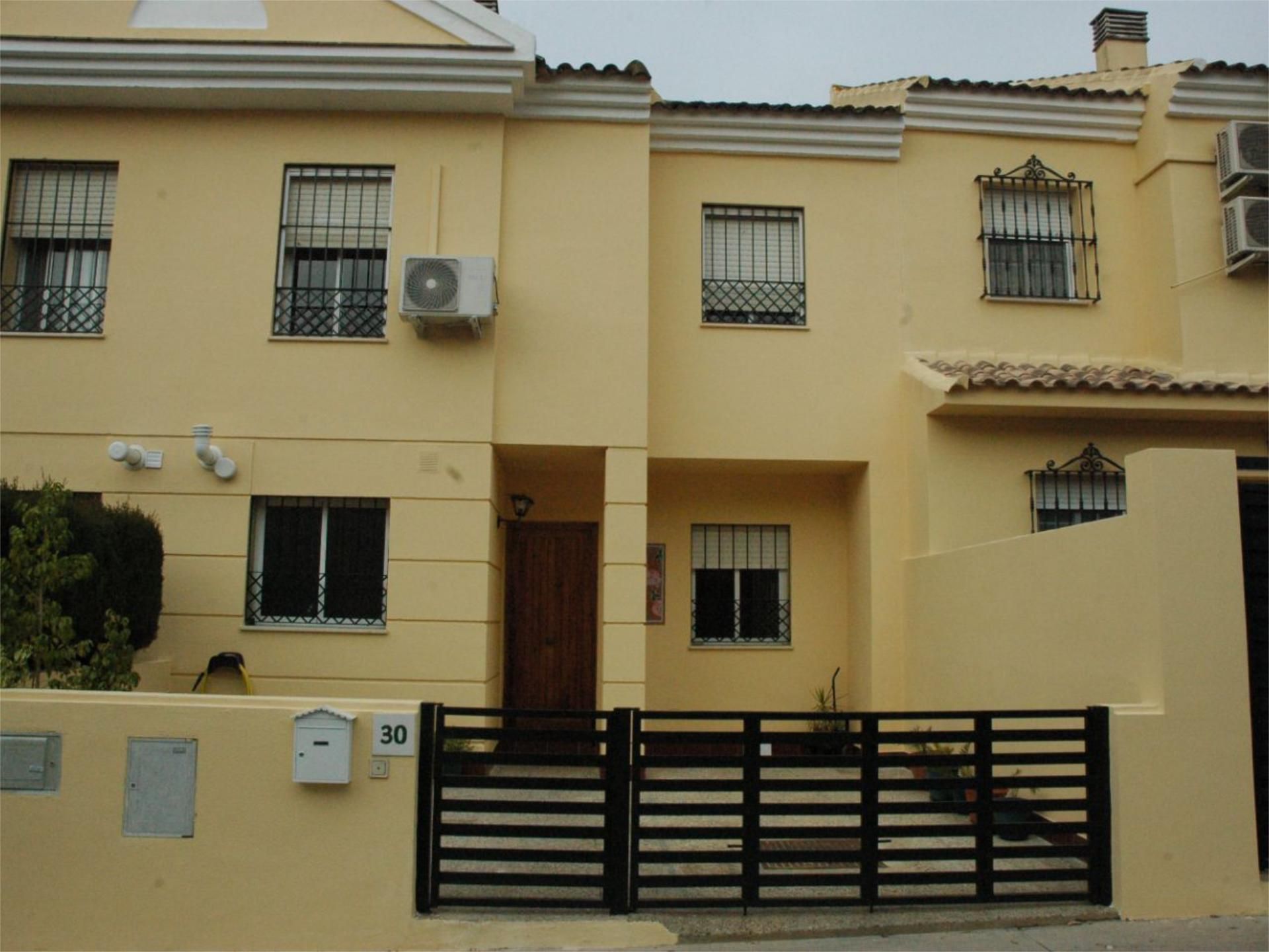 Vista exterior de Casa o chalet de alquiler en Tomares con Aire acondicionado, Terraza y Trastero