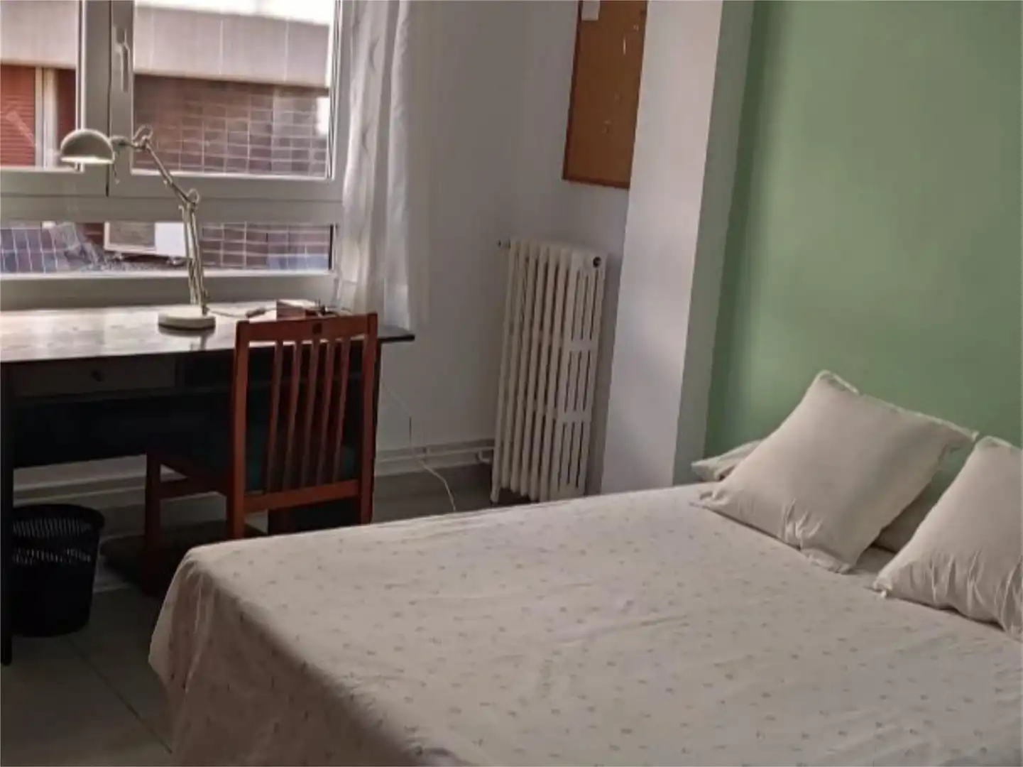 Room in Calle de Juan Pablo Bonet, 2, Ruiseñores Room in Calle de Juan Pablo Bonet, 2, Ruiseñores