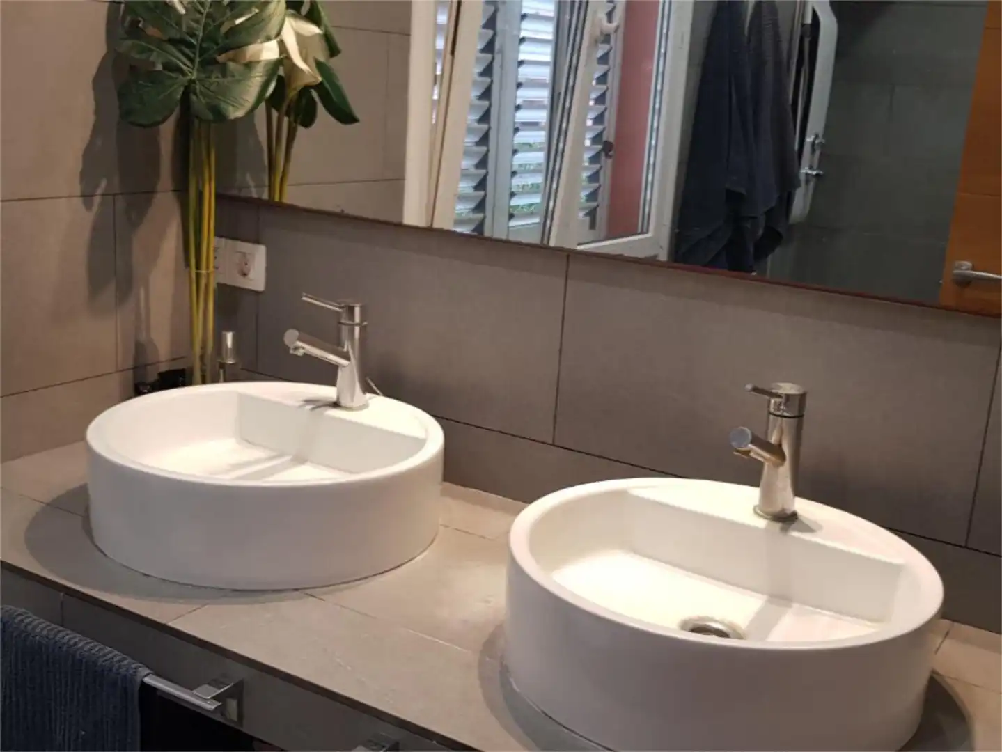 Dúplex en venta en Callejón Tempano, 30, La Camella Baño de Dúplex en venta en Arona con Aire acondicionado, Jardín privado y Parquet