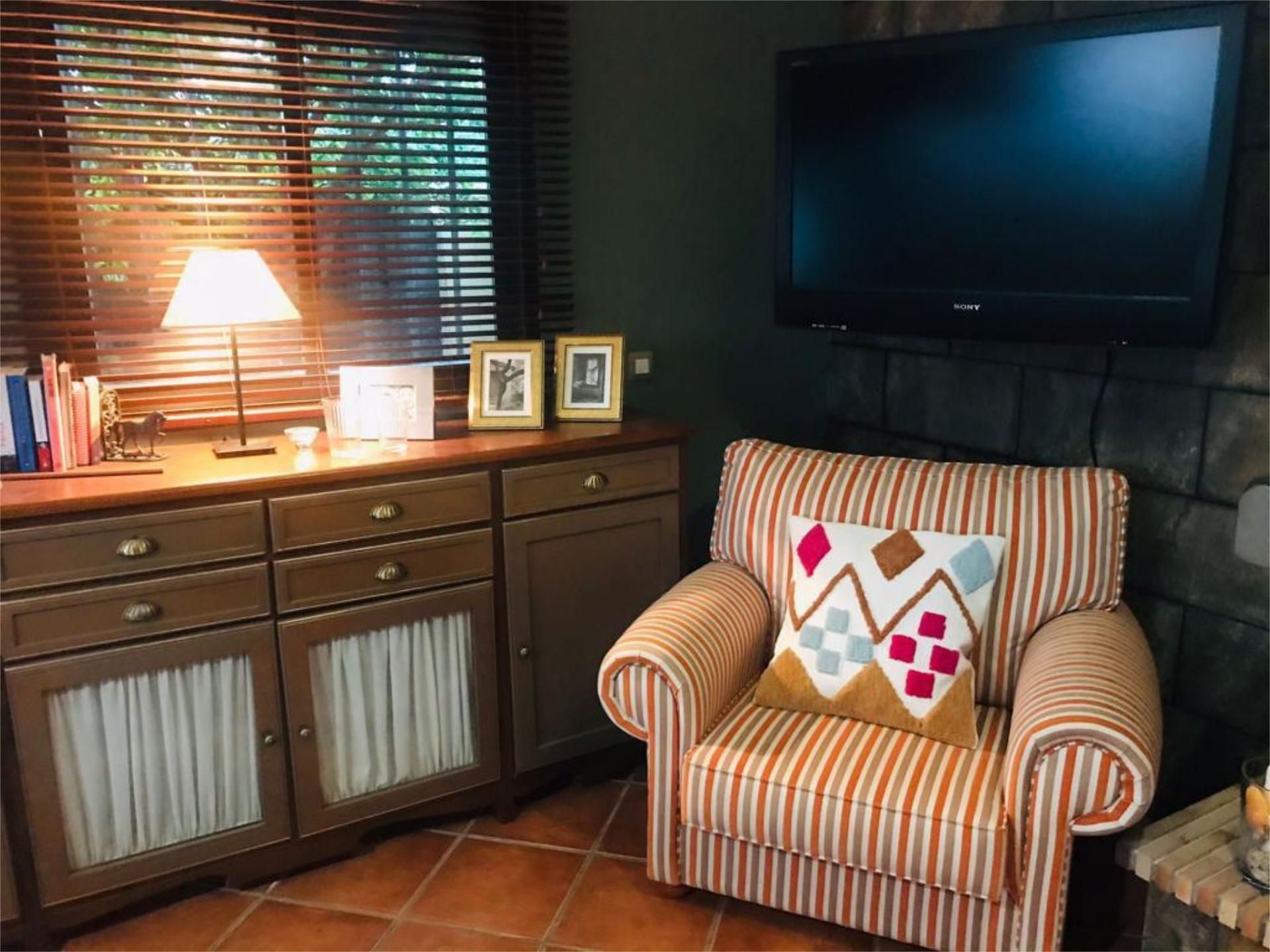 Sala d'estar de Pis de lloguer en Burguillos amb Aire condicionat, Calefacció i Jardí privat