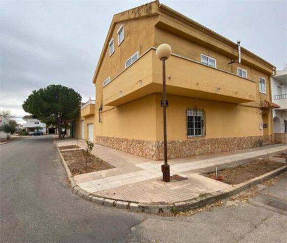 Casa adosada en Venta en Pedanías - Extrarradio