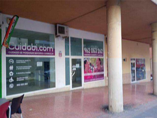 Local comercial en Alquiler en Colonia Madrid