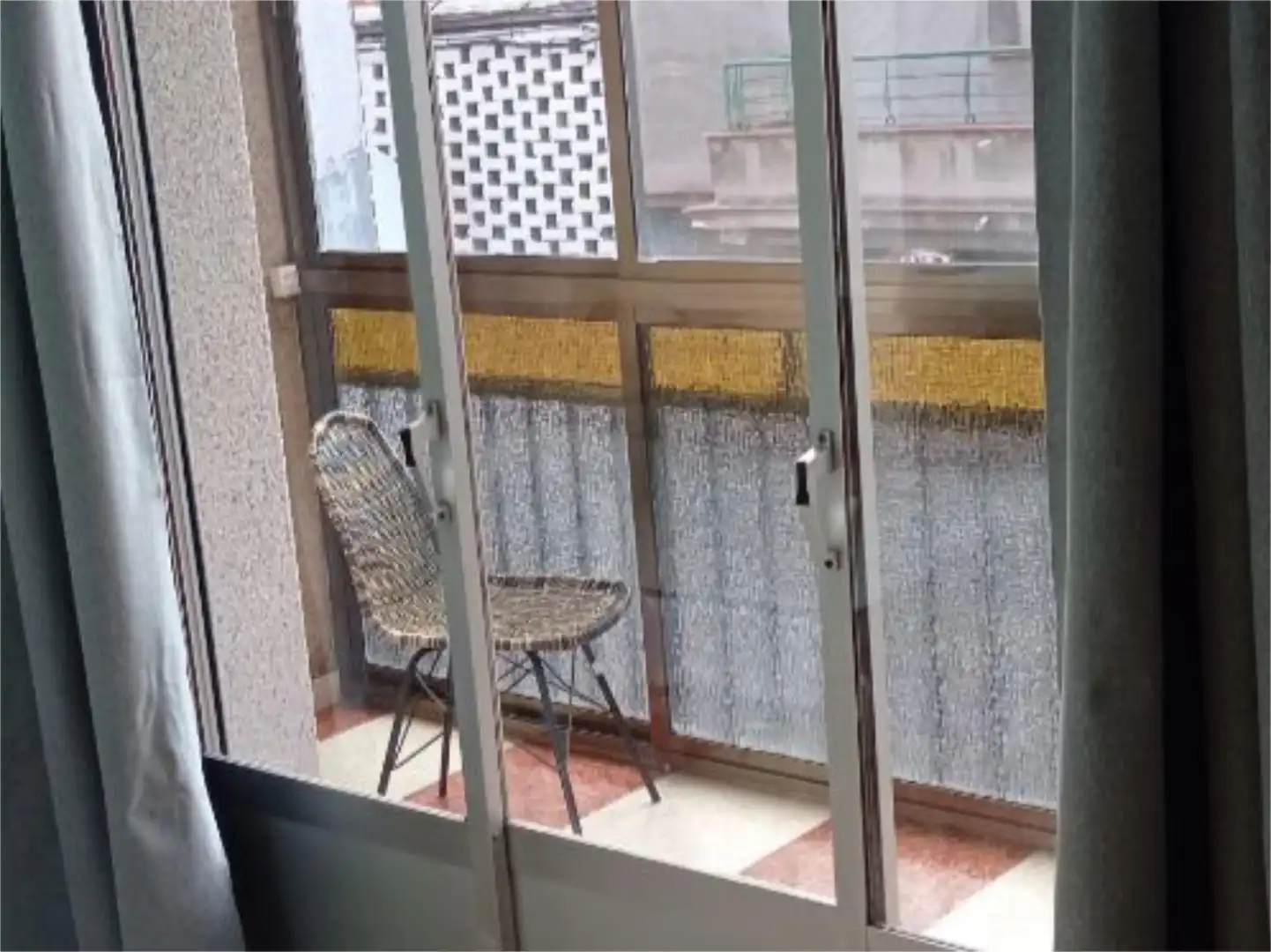 Room in Avenida Primero de Mayo, 44, Centro Room in Avenida Primero de Mayo, 44, Centro
