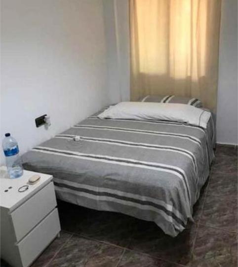 Foto 2 de Pis per a compartir a Reyes, Parla