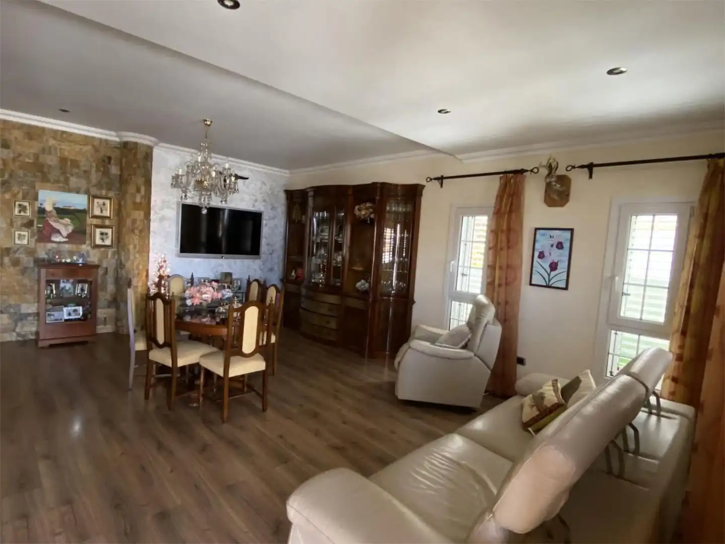 Casa o xalet en venda a Avenida de la Democracia, 39, Las Mesas - El Toscón Sala d'estar de Casa o xalet en venda en Las Palmas de Gran Canaria amb Jardí privat, Parquet i Terrassa