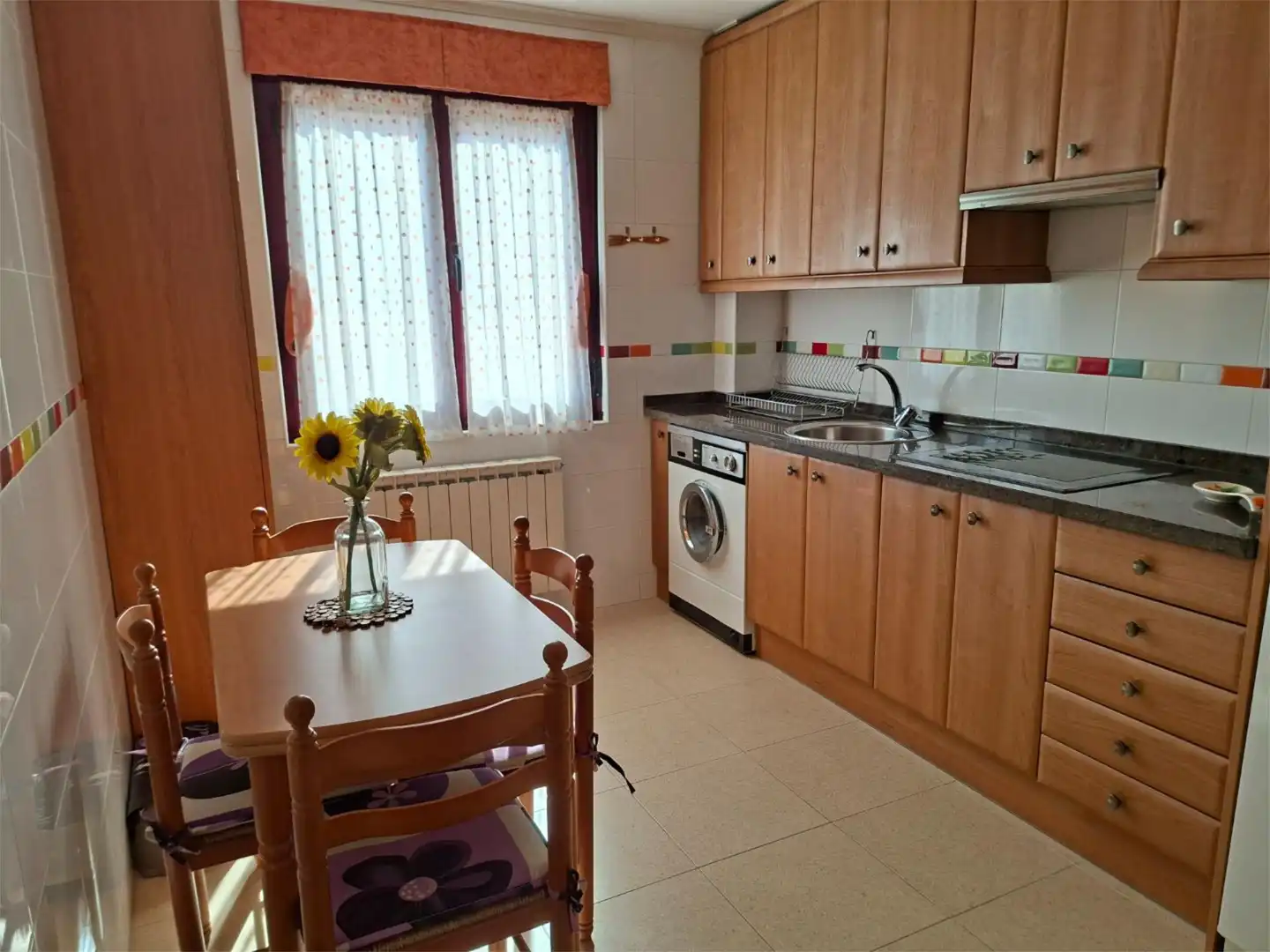 Wohnung zum Verkauf in Calle Gennevilliers, 2, La Bañeza Küche von Wohnung zum Verkauf in La Bañeza mit Terrasse