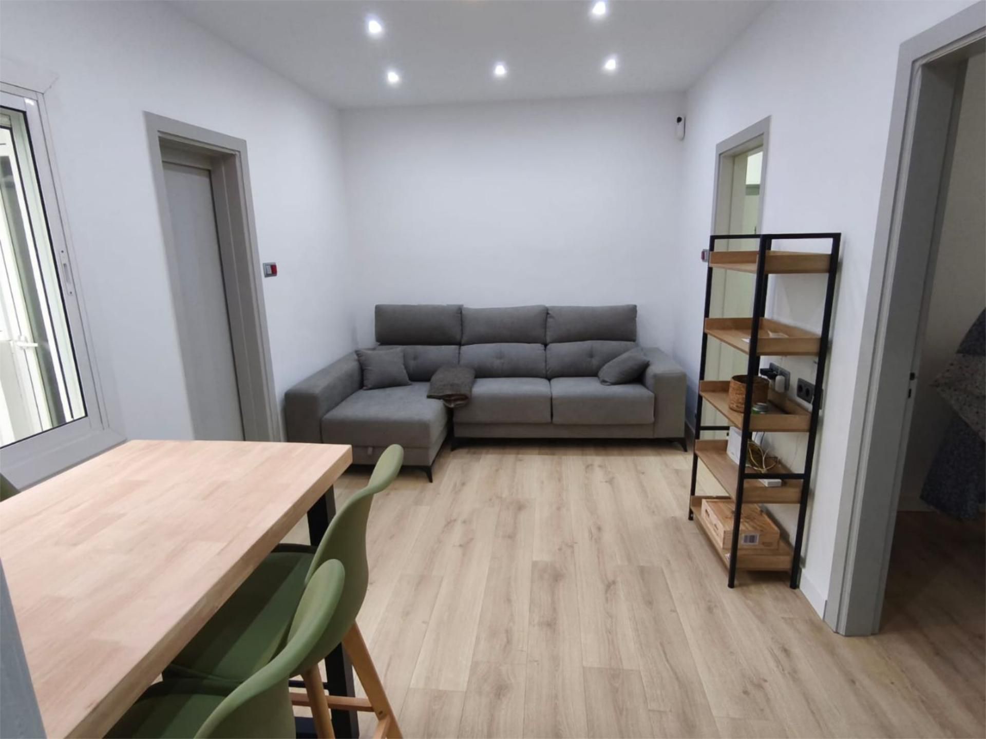 Flat to rent in Carrer de la Mare Eterna, 29, El Bon Pastor Living room of Flat to rent in Barcelona Capital with Air Conditioner and Parquet flooring