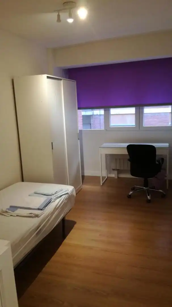 Habitación en Calle Cristo de Medinaceli, 7, Camino de Ronda Habitación de Piso para compartir en Granada con Calefacción, Parquet y Terraza