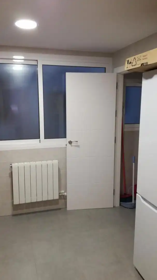 Habitación en Calle Cristo de Medinaceli, 7, Camino de Ronda Baño de Piso para compartir en Granada con Calefacción, Parquet y Terraza