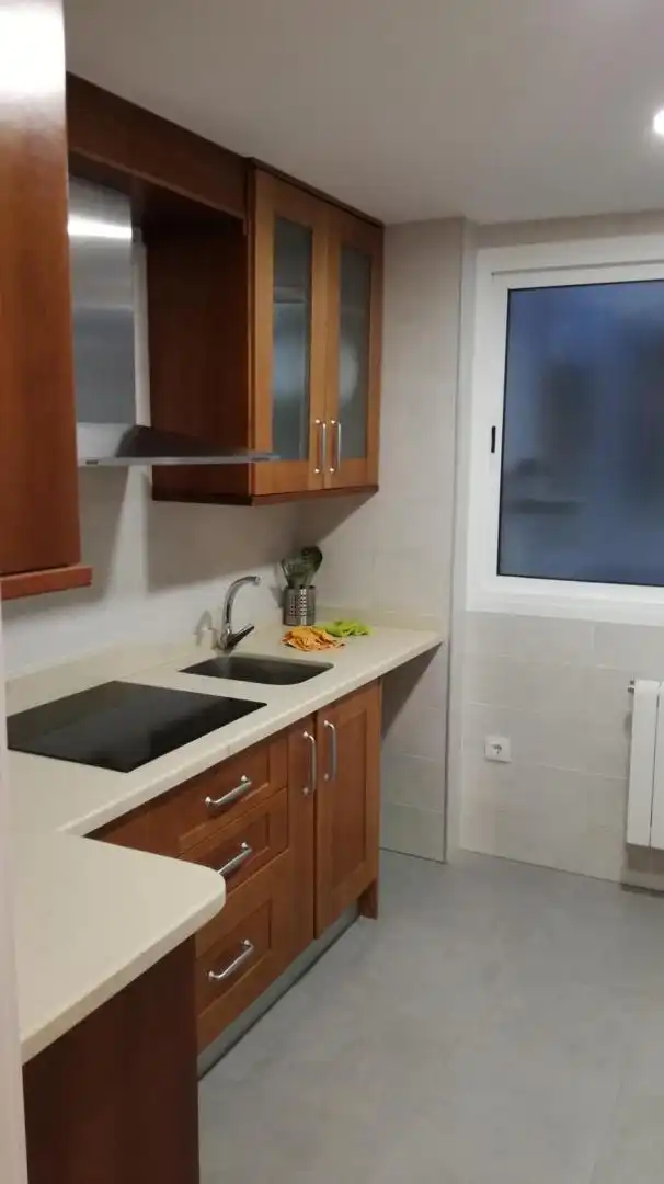Habitación en Calle Cristo de Medinaceli, 7, Camino de Ronda Cocina de Piso para compartir en Granada con Calefacción, Parquet y Terraza