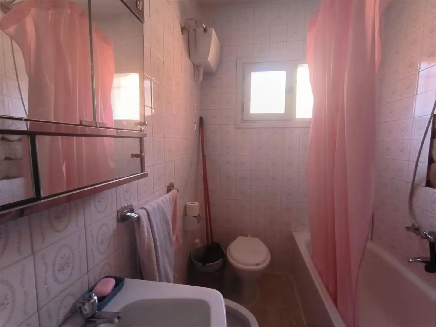 Flat for sale in Calle Severo Ochoa, 4, La Bañeza Bathroom of Flat for sale in La Bañeza with Heating, Terrace and Storage room