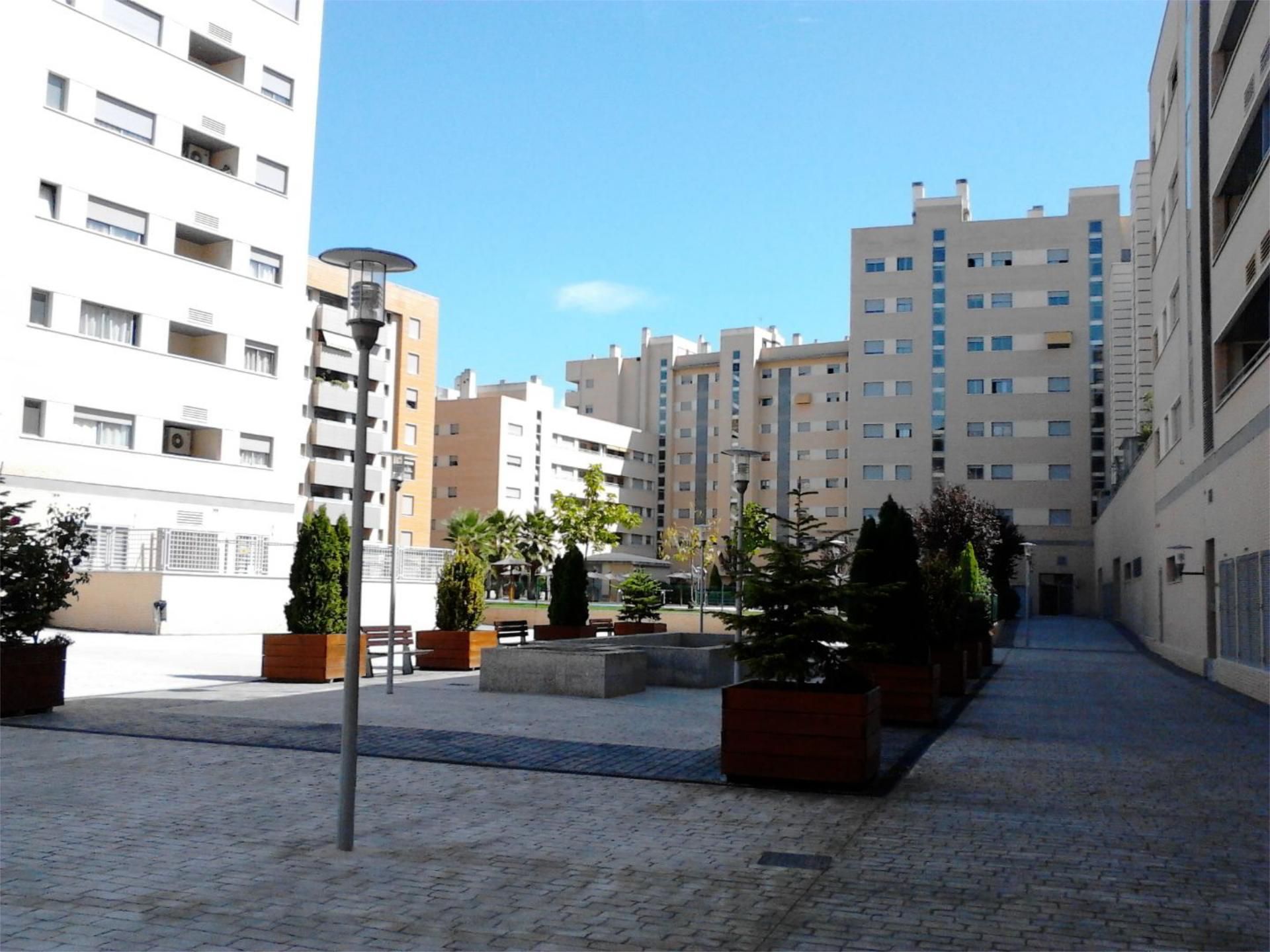 Flat to rent in Avenida de la Ilustración, 77, Campus de la Salud
