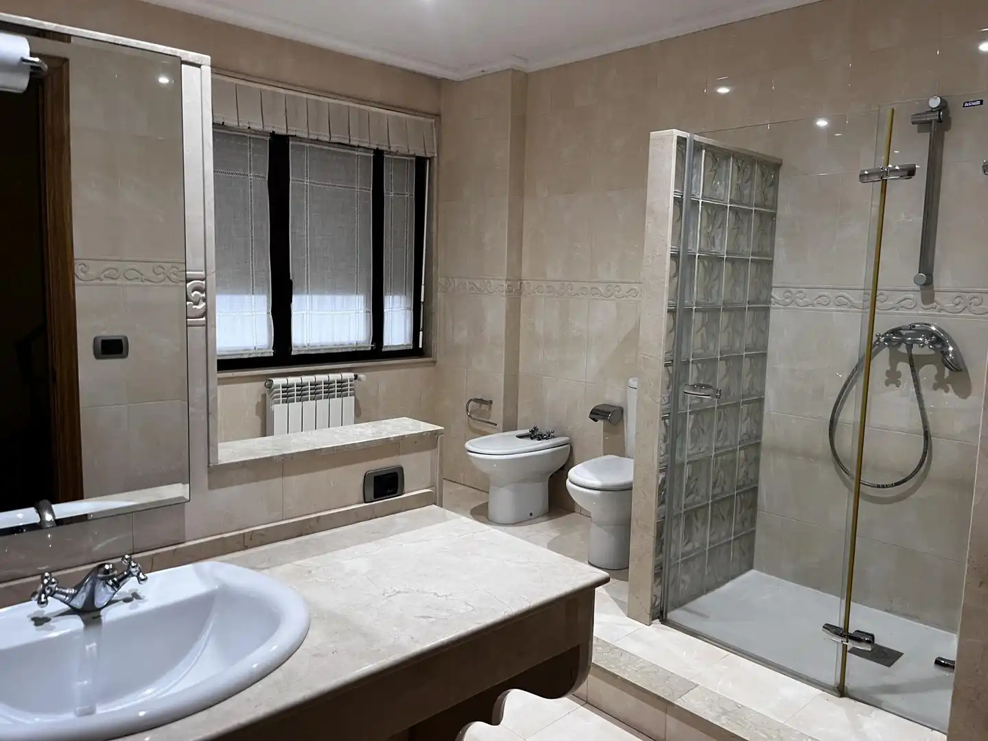 Casa adosada en venta en Rúa Oliva, 34, A Guarda Baño de Casa adosada en venta en A Guarda con Balcón