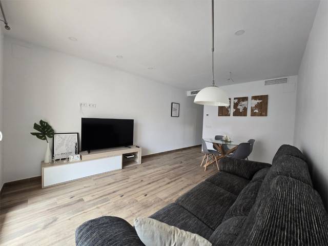 Piso en Alquiler en Avenida de la Estación, 10 en Ensanche - Diputación