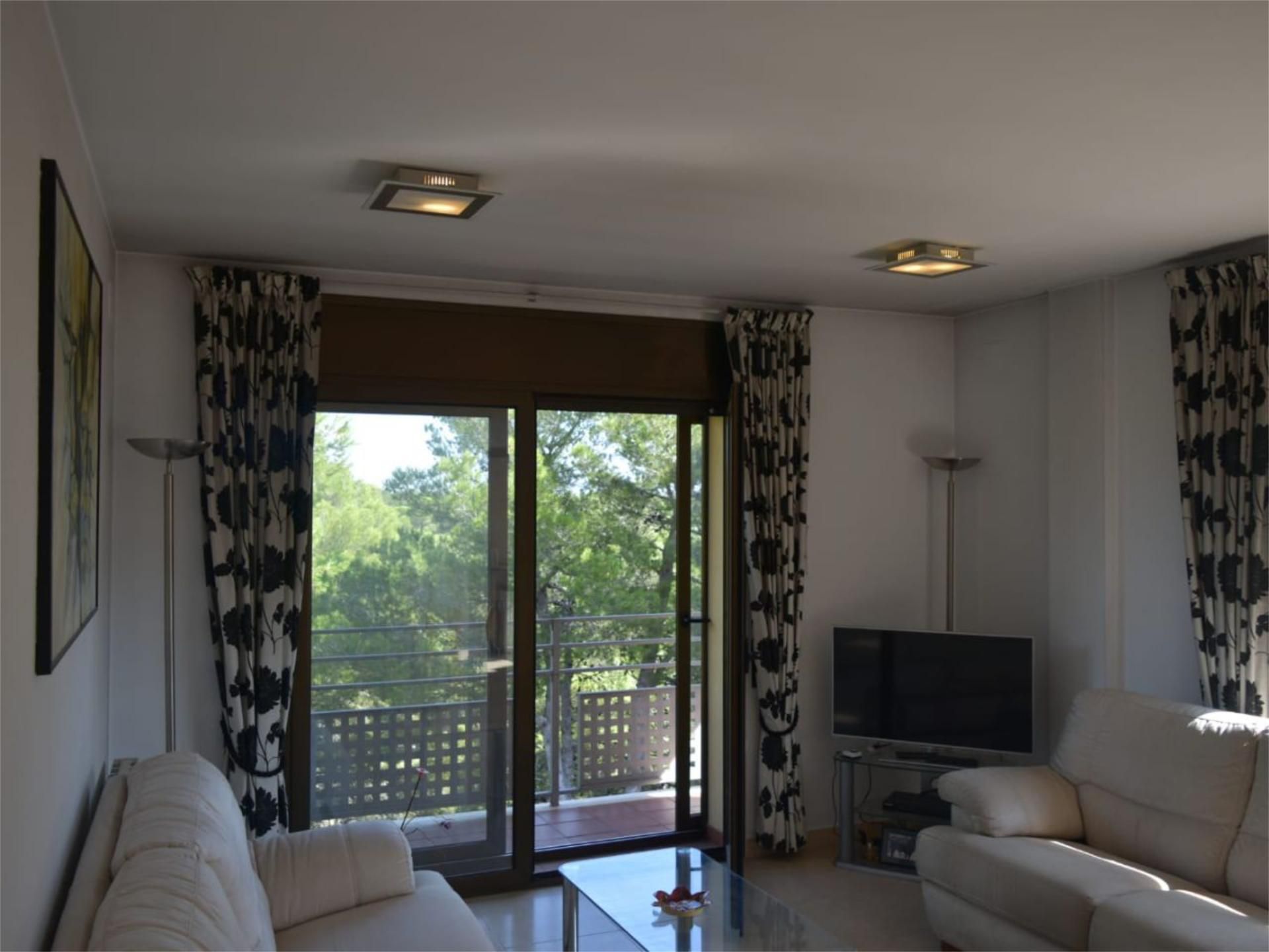 Pis en venda a Carrer President Lluís Companys, 44, L'Ametlla de Mar pueblo Sala d'estar de Pis en venda en L'Ametlla de Mar amb Balcó