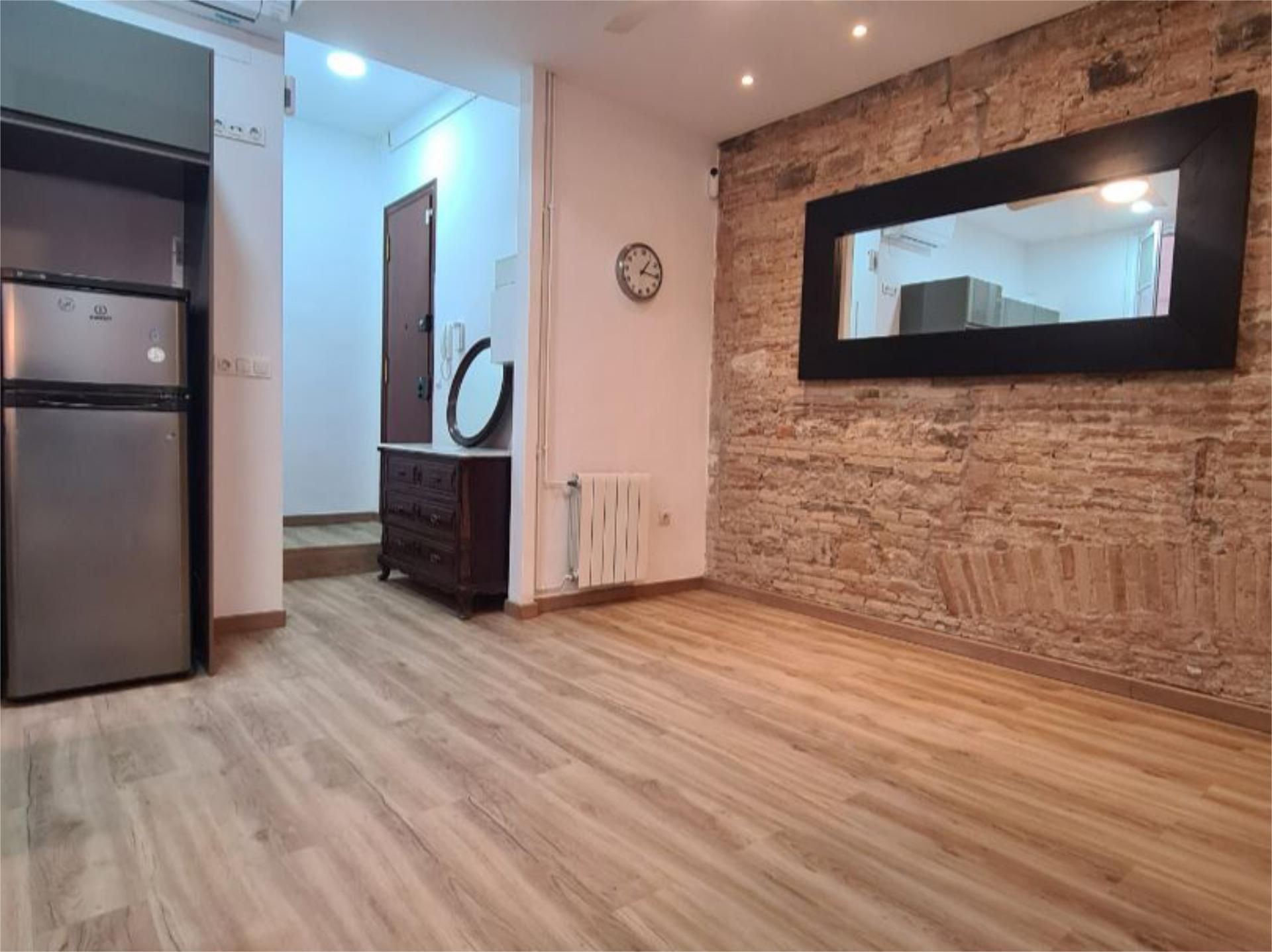 Flat for sale in  Barcelona Capital  with Air Conditioner and Balcony