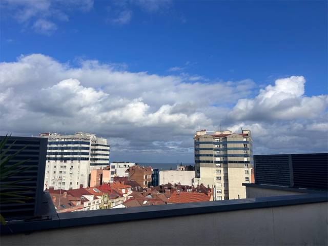 Ático en Alquiler en Calle Ruiz Gómez, 10 en Barrio del Centro