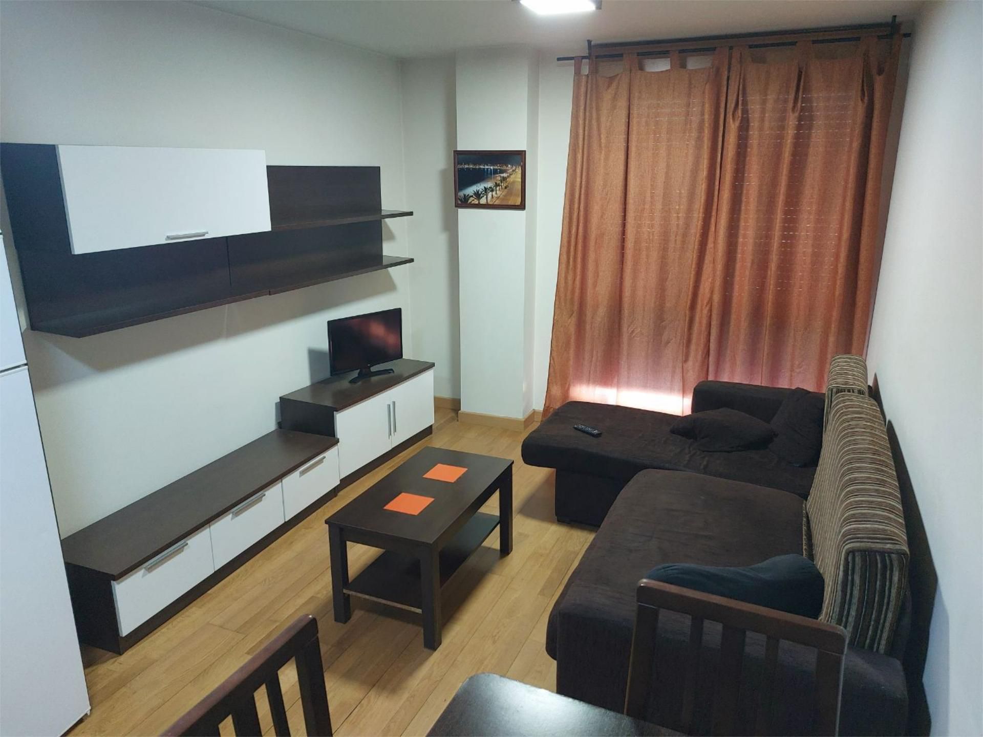 Living room of Flat to rent in Santa Marta de Tormes  with Heating, Private garden and Parquet flooring