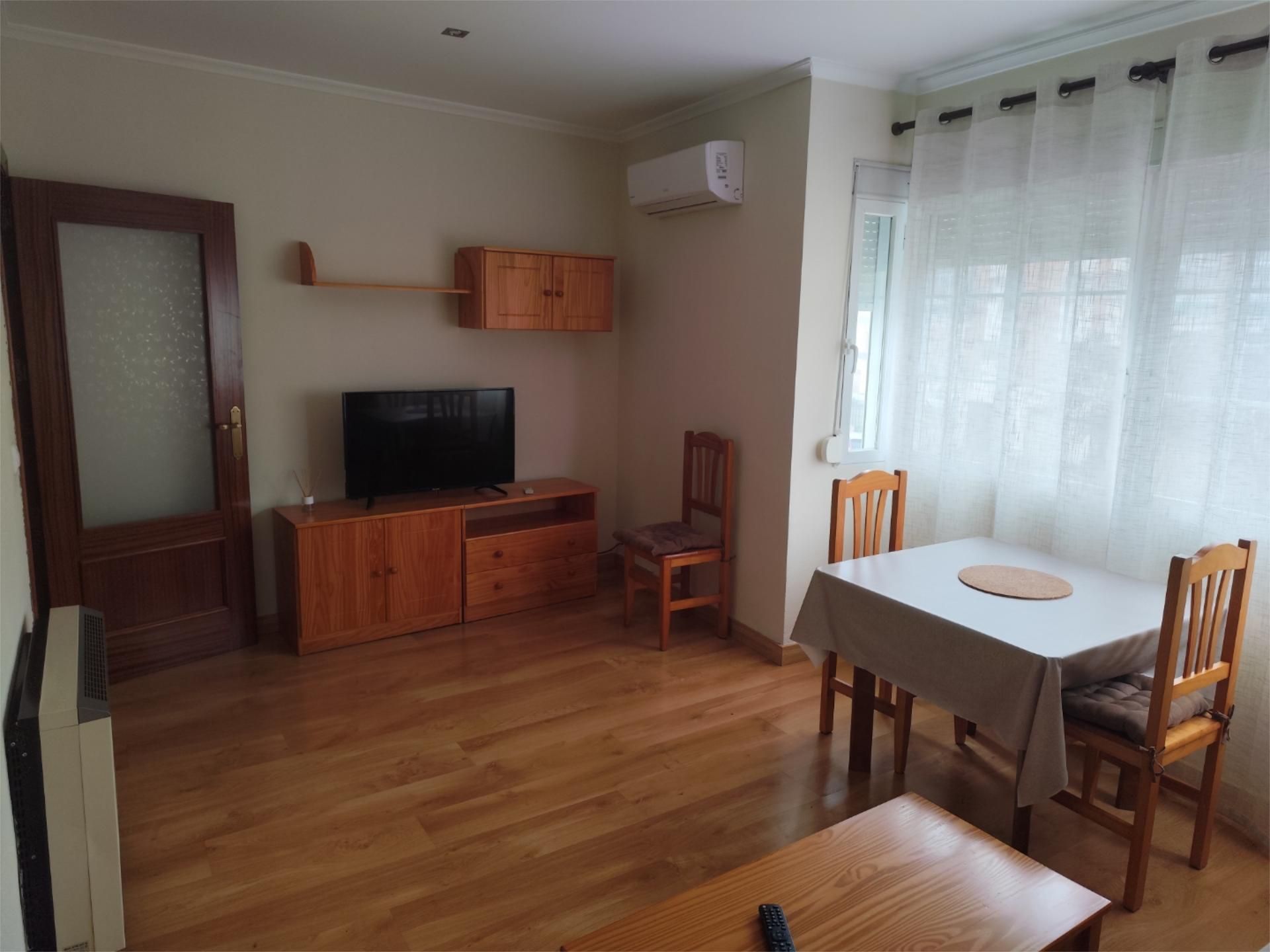 Sala d'estar de Pis de lloguer en Alcázar de San Juan amb Aire condicionat, Calefacció i Parquet