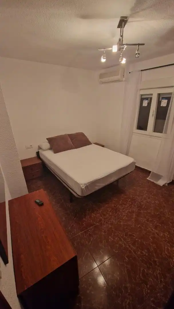 Wohnung zum Verkauf in Calle Doctor Sánchez de la Nieta, 1, San Bartolomé - Millán de Priego Schlafzimmer von Wohnung zum Verkauf in Jaén Capital mit Klimaanlage