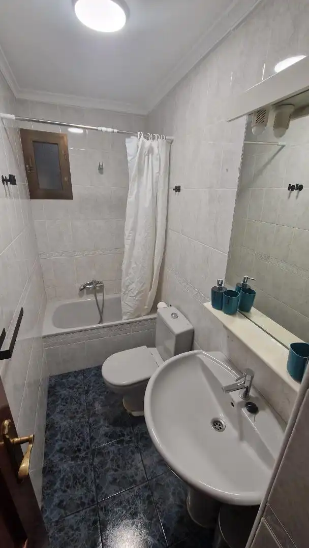 Wohnung zum Verkauf in Calle Doctor Sánchez de la Nieta, 1, San Bartolomé - Millán de Priego Badezimmer von Wohnung zum Verkauf in Jaén Capital mit Klimaanlage