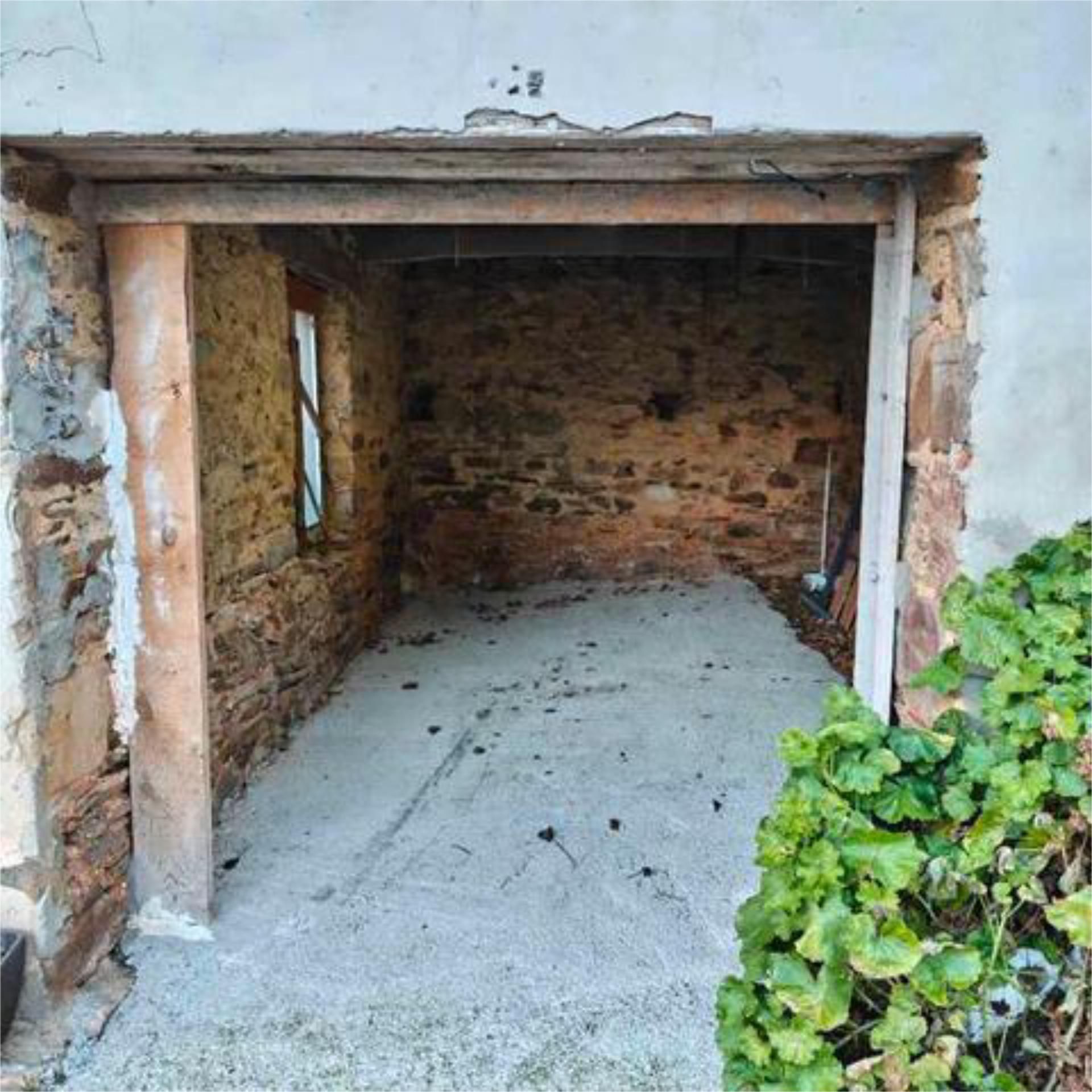 Single-family semi-detached to rent in Tineo