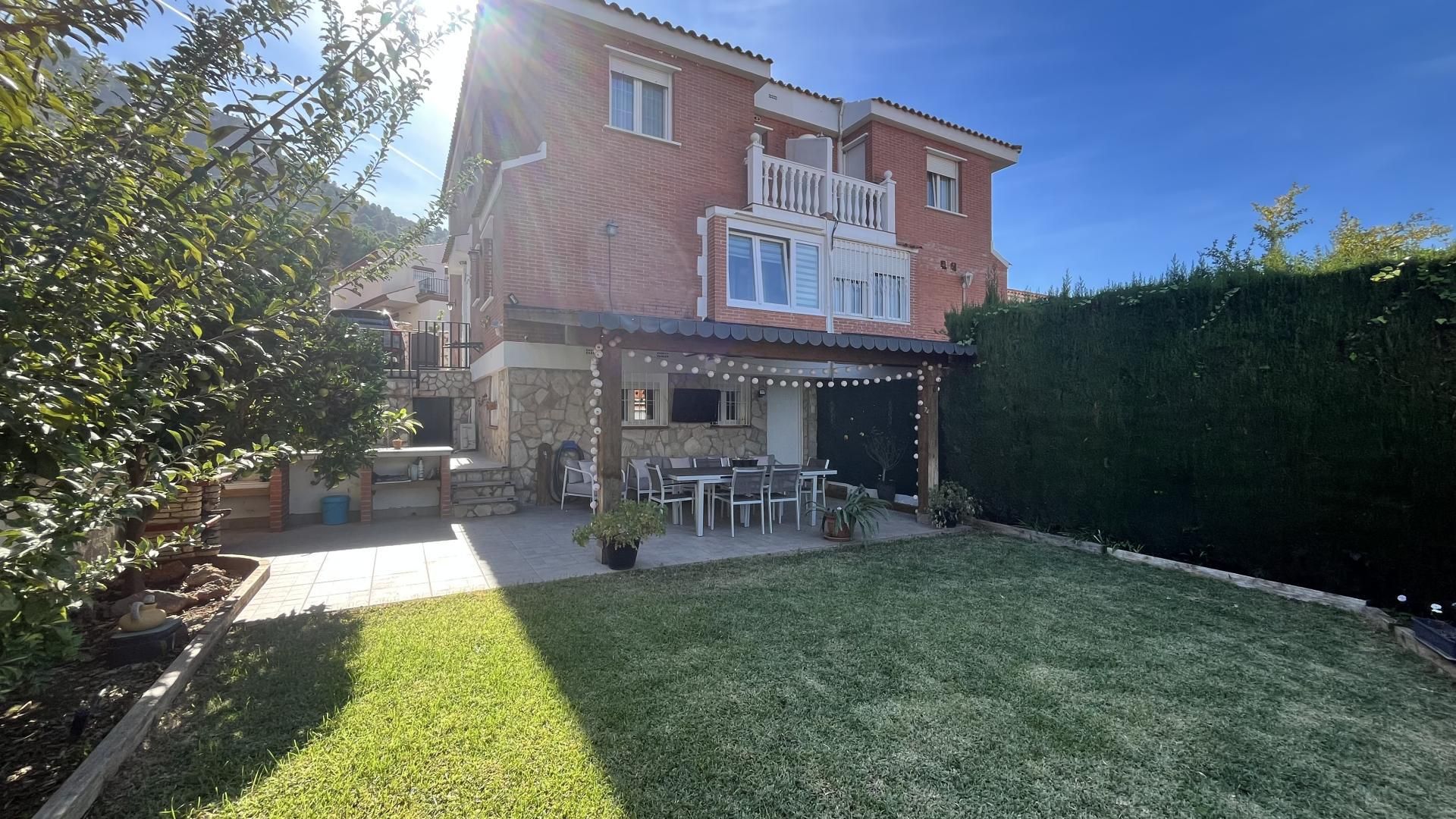 Jardí de Casa o xalet en venda en Alhaurín de la Torre amb Aire condicionat, Terrassa i Balcó