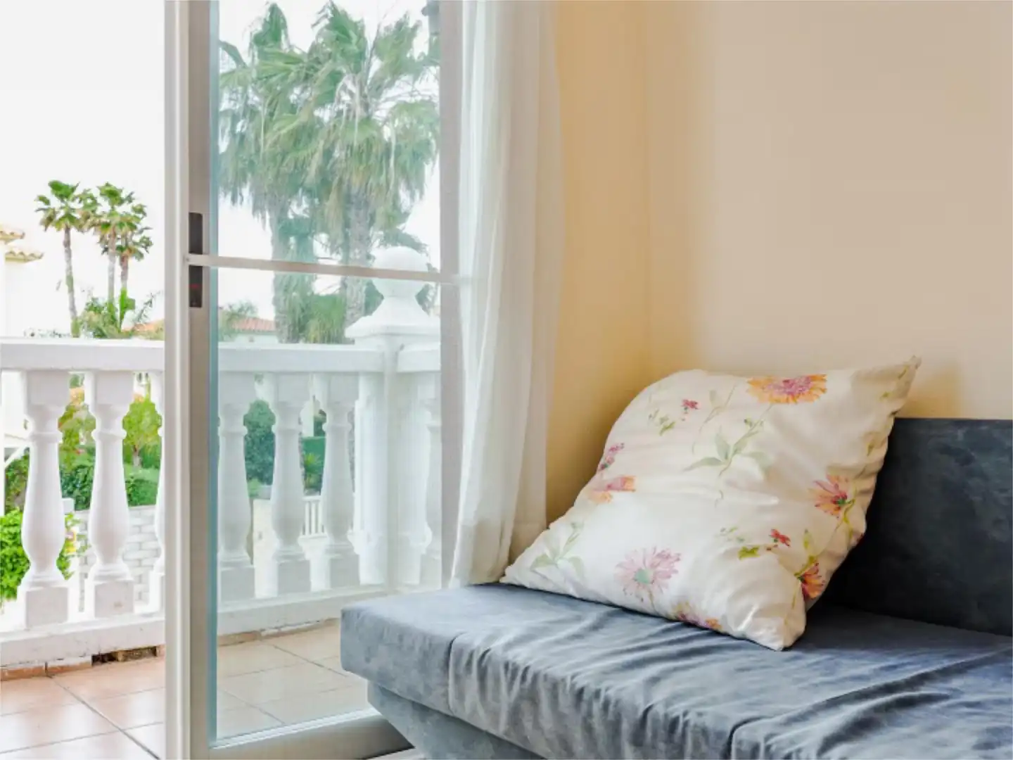 Casa adosada en venta en Avinguda de Gaudi, 9, Oliva Nova Habitación de Casa adosada en venta en Oliva con Aire acondicionado, Terraza y Piscina