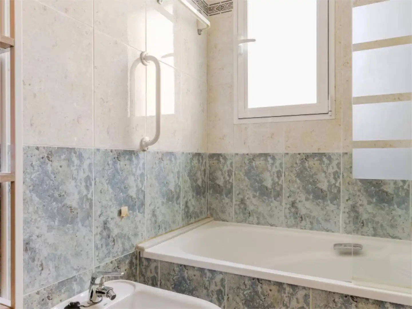 Casa adosada en venta en Avinguda de Gaudi, 9, Oliva Nova Baño de Casa adosada en venta en Oliva con Aire acondicionado, Terraza y Piscina