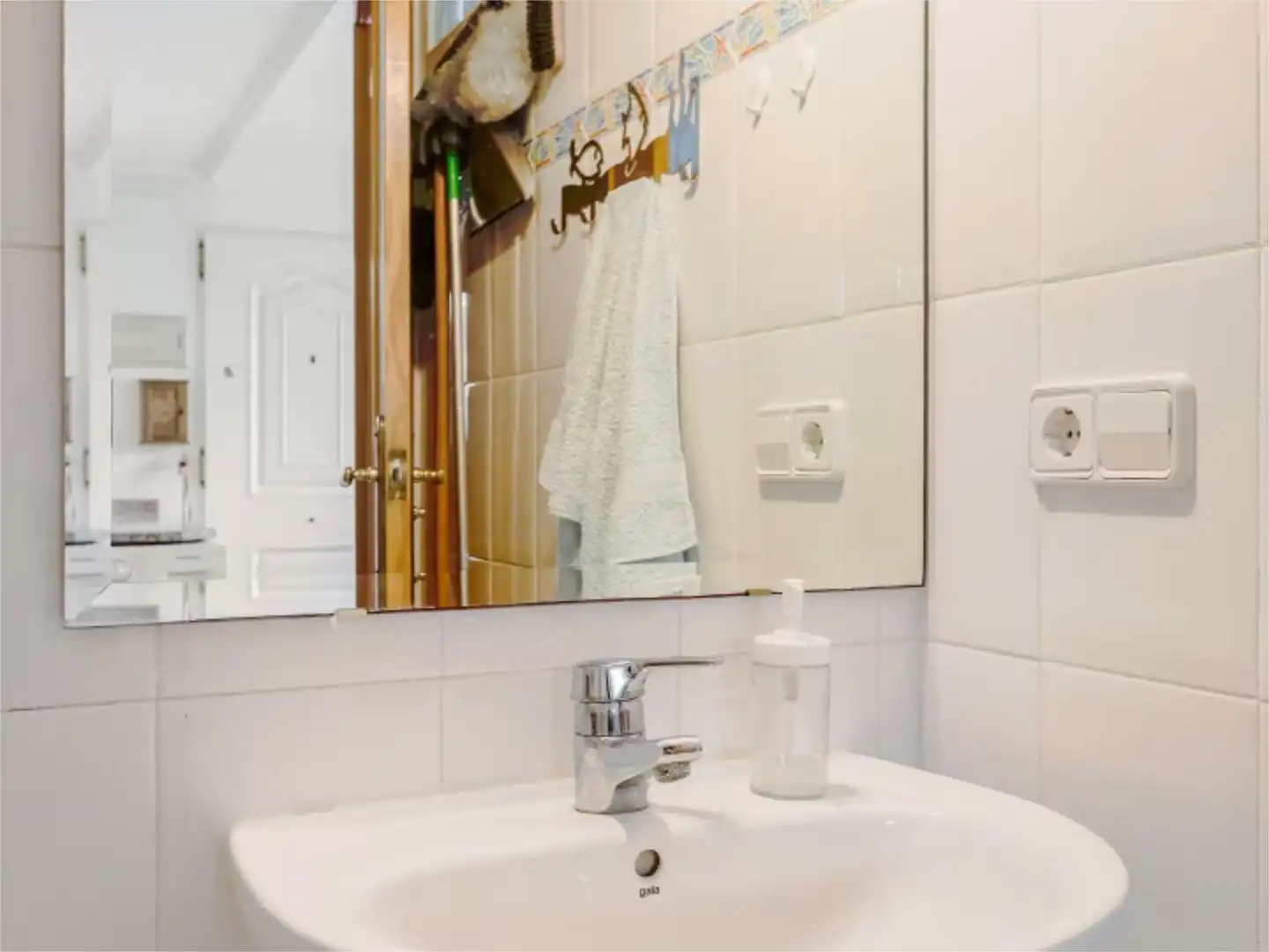 Casa adosada en venta en Avinguda de Gaudi, 9, Oliva Nova Baño de Casa adosada en venta en Oliva con Aire acondicionado, Terraza y Piscina
