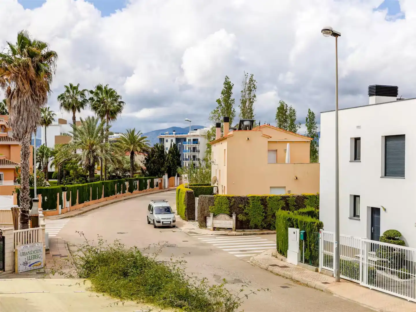Casa adosada en venta en Avinguda de Gaudi, 9, Oliva Nova Vista exterior de Casa adosada en venta en Oliva con Aire acondicionado, Terraza y Piscina