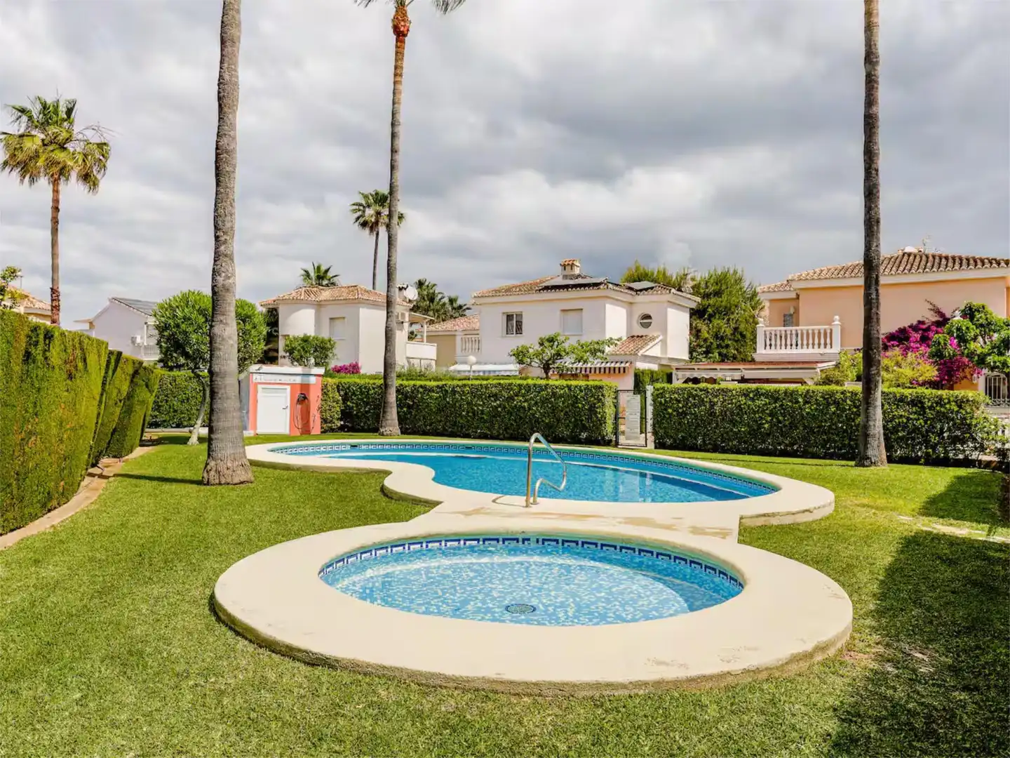 Casa adosada en venta en Avinguda de Gaudi, 9, Oliva Nova Jardín de Casa adosada en venta en Oliva con Aire acondicionado, Terraza y Piscina