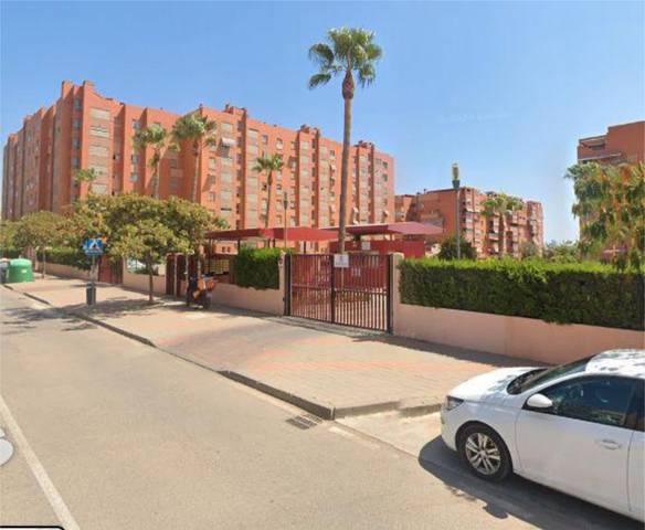 Garaje en Alquiler en El Cónsul - Ciudad Universitaria - El Romeral