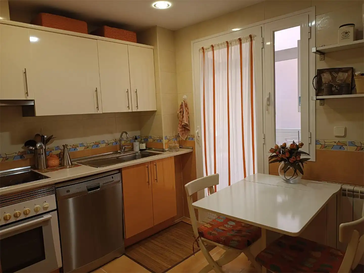Cocina de Piso de alquiler en Móstoles con Aire acondicionado, Calefacción y Jardín privado
