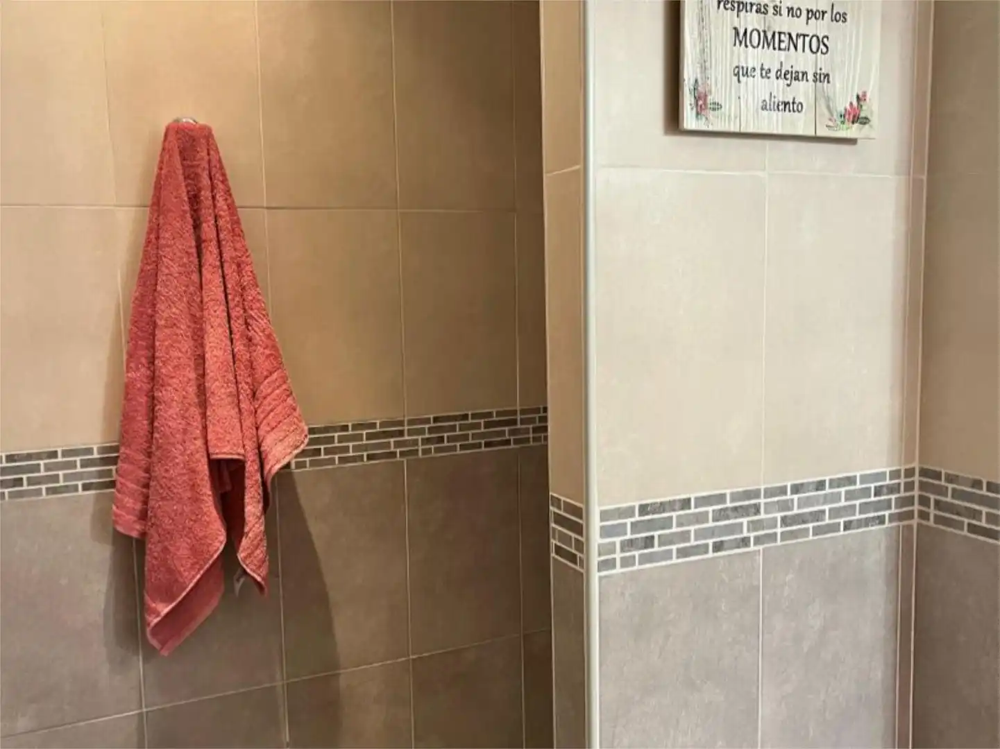 Baño de Piso de alquiler en Móstoles con Aire acondicionado, Calefacción y Jardín privado