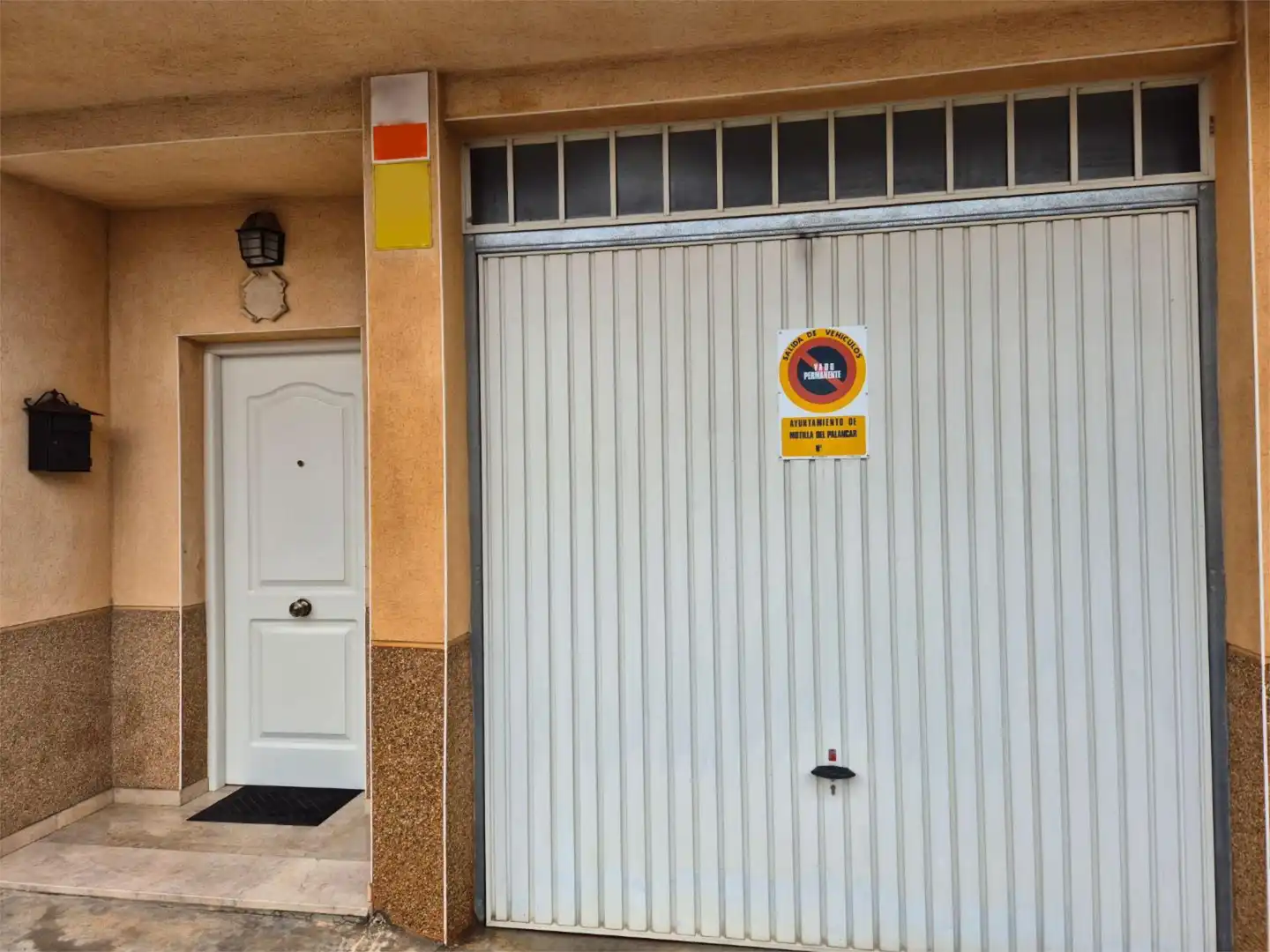Einfamilien-Reihenhaus zum Verkauf in Calle Virgen del Pilar, 42, Motilla del Palancar Parkplatz von Einfamilien-Reihenhaus zum Verkauf in Motilla del Palancar mit Klimaanlage, Heizung und Parkett