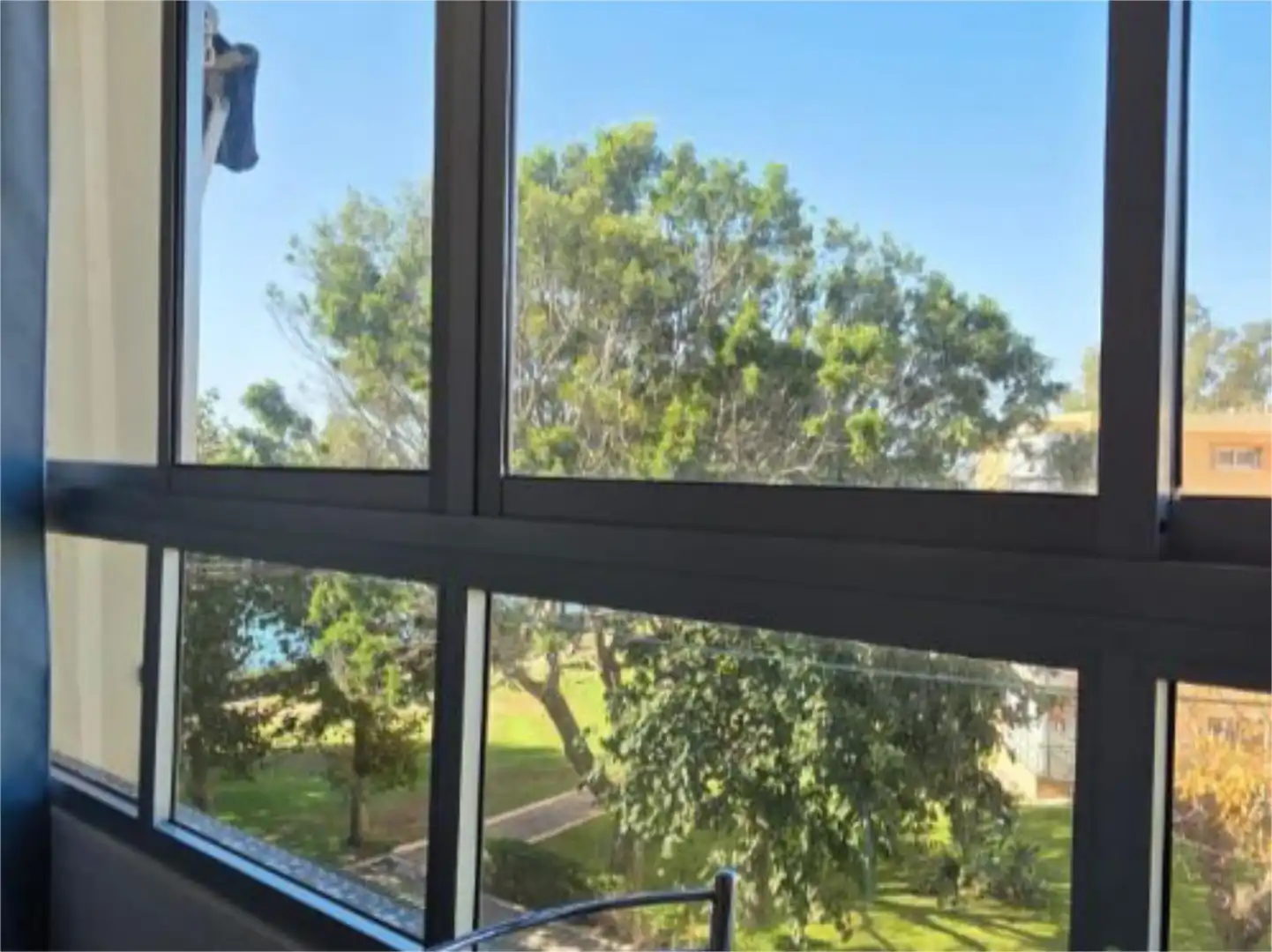 Vista exterior de Pis en venda en Estepona amb Aire condicionat